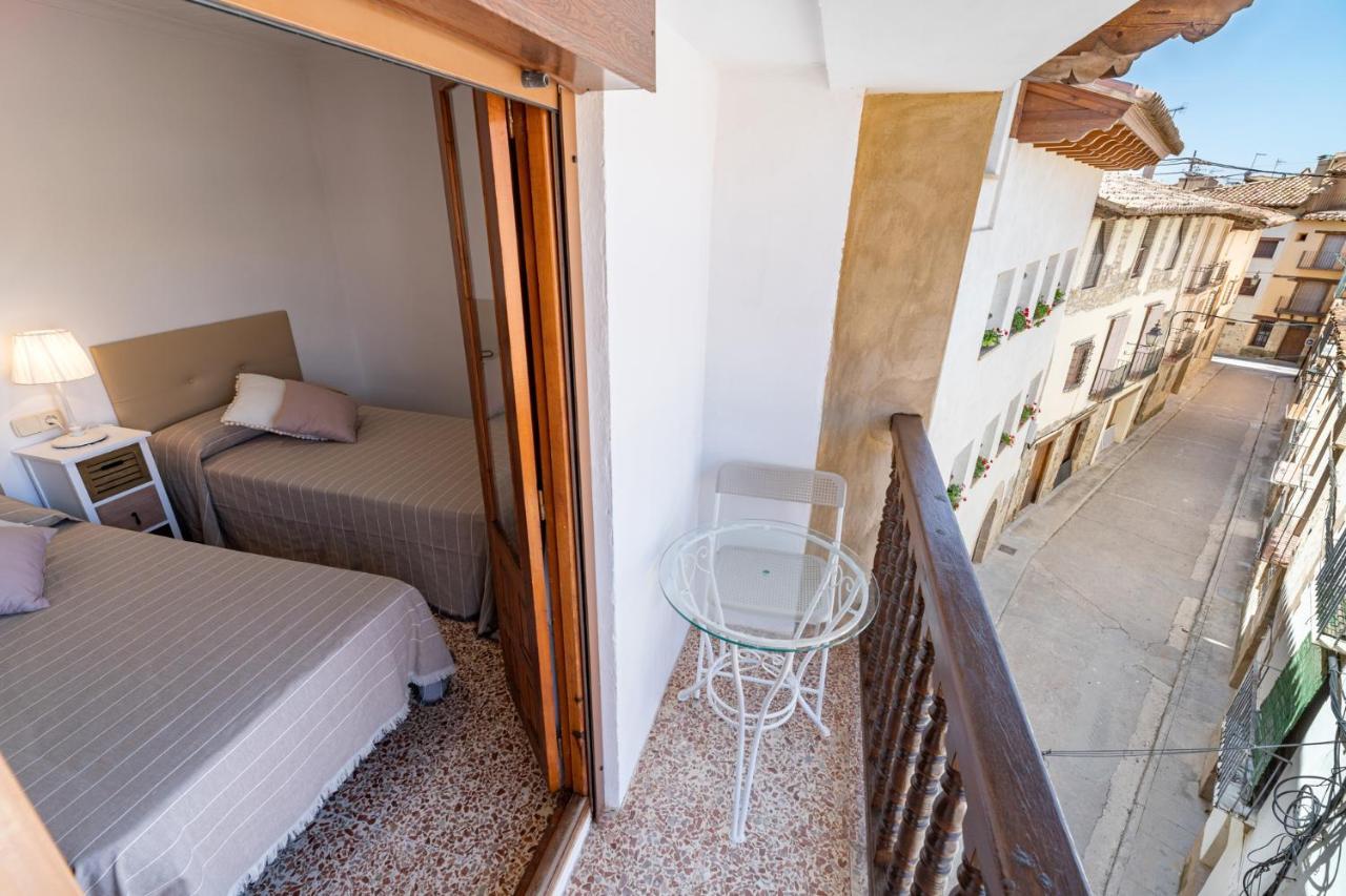 La Casa Del Escudo Apartment Rubielos De Mora Bagian luar foto